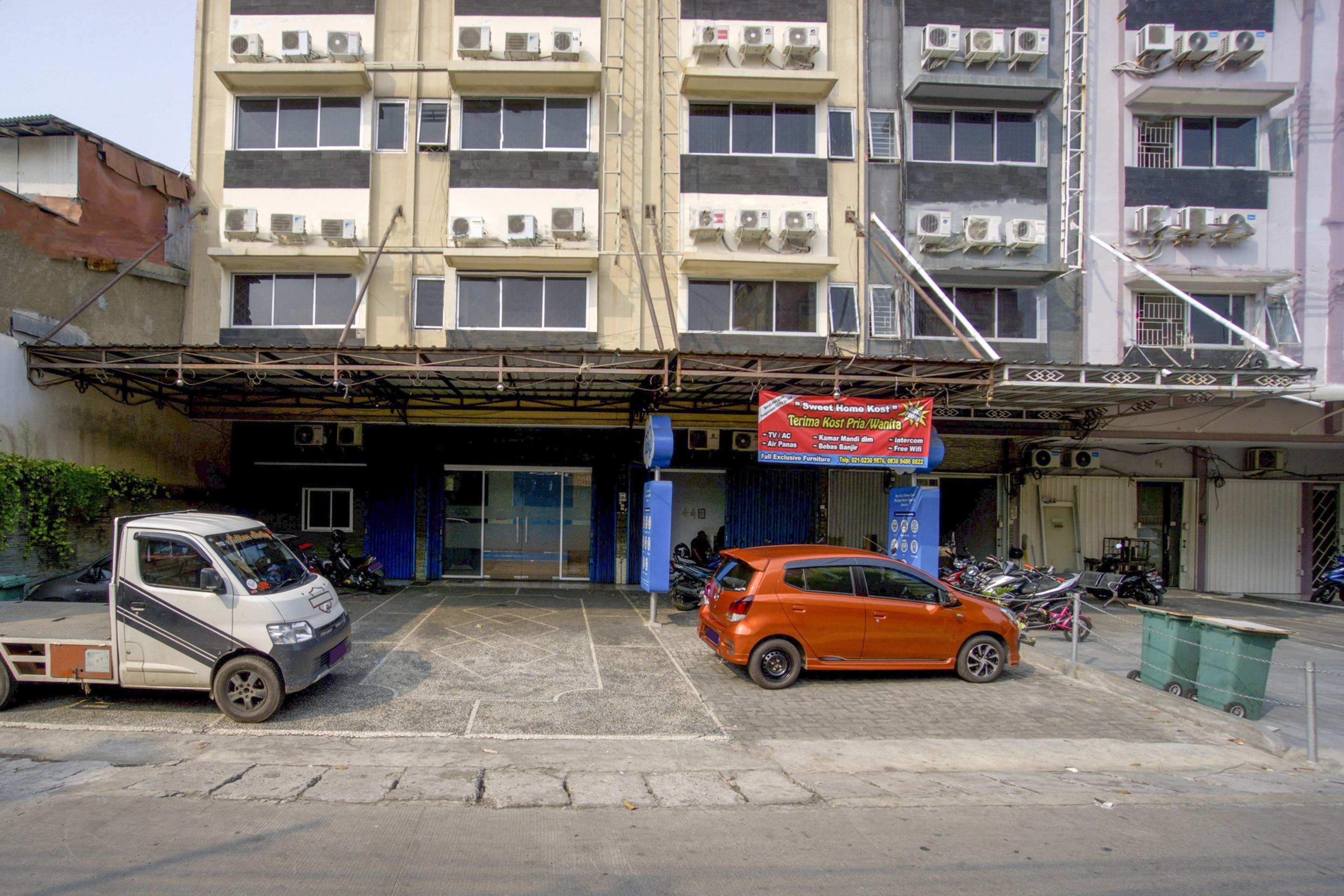 Oyo 3754 Prosperity Mansion Otel Cakarta Dış mekan fotoğraf